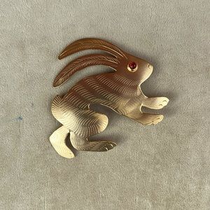 Gold tone Rabbit Pin
